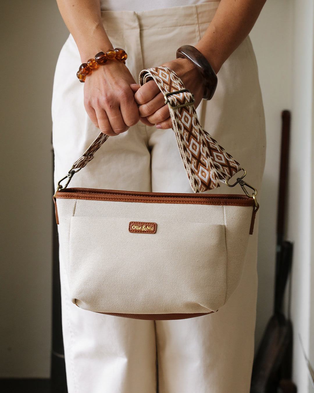 Joanne Boat Bag - Tan
