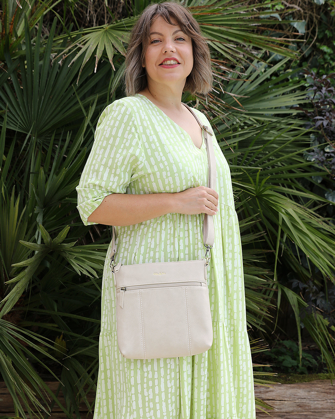 Eddie Crossbody - Pebble