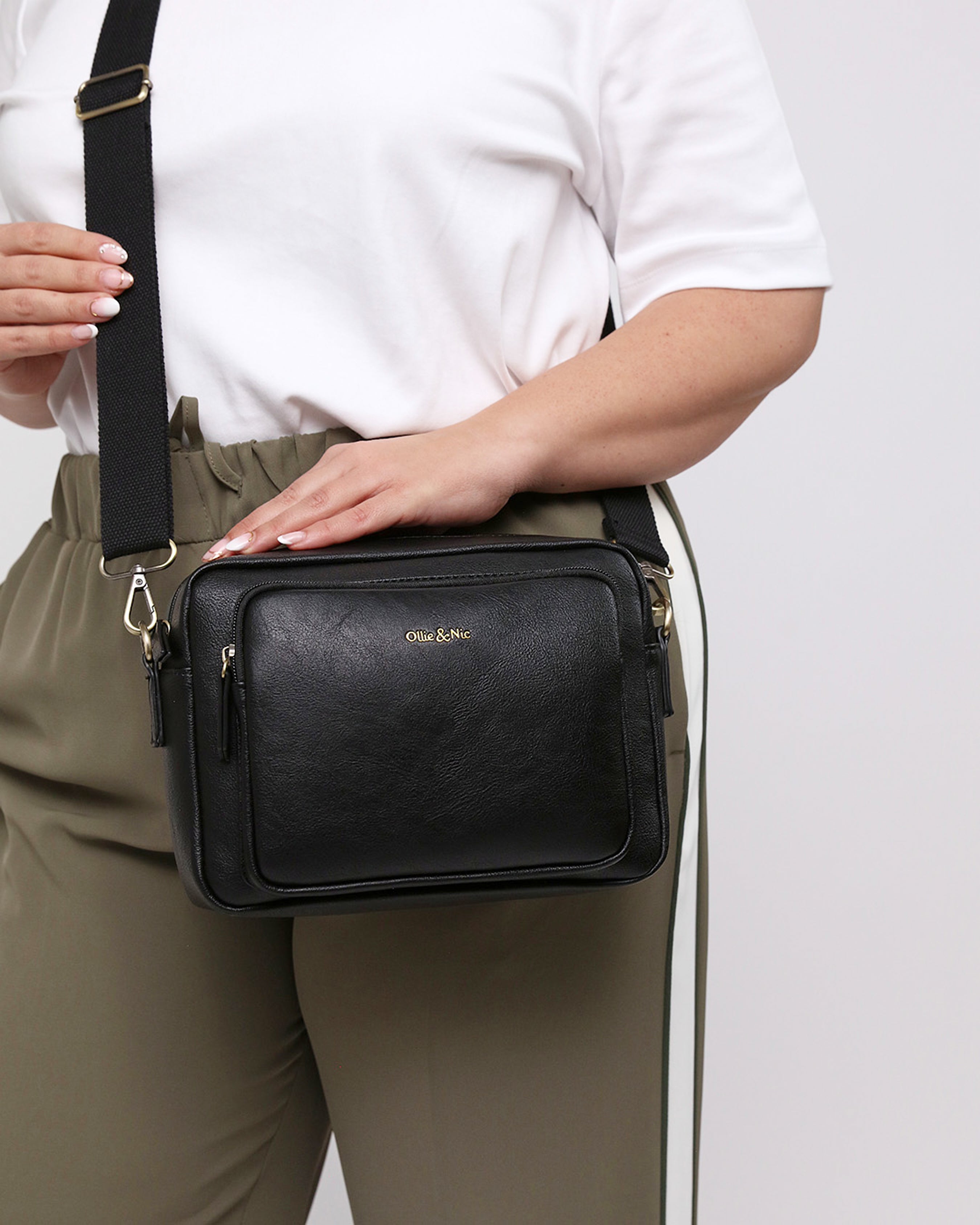 Bertie Women's Maxi Crossbody Camera Bag - Black – Ollie & Nic