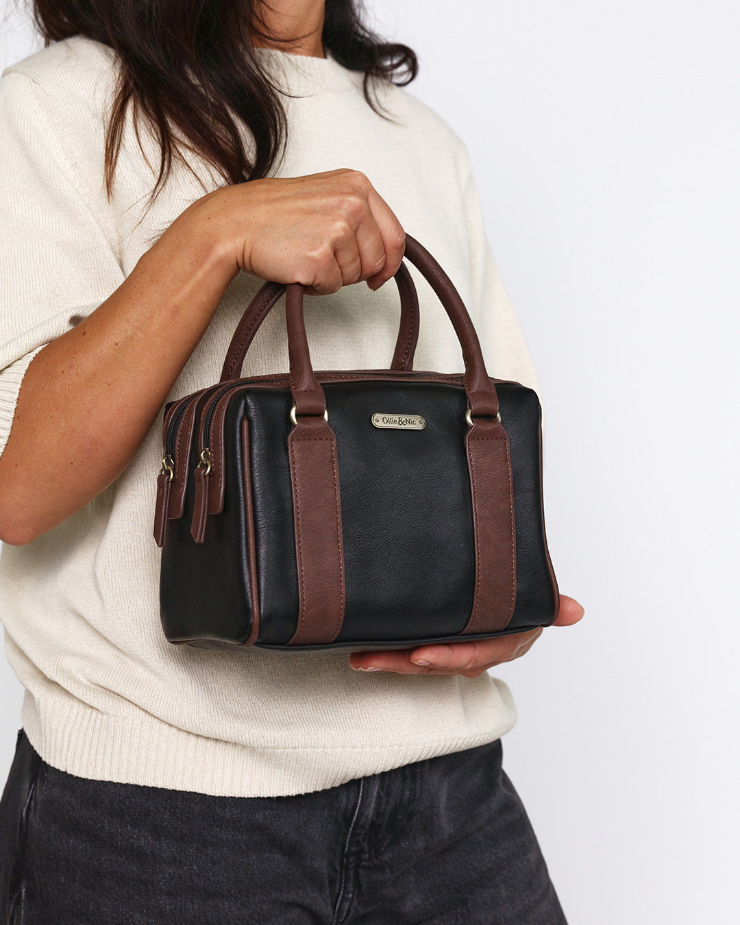 Della Boxy Bowler - Black