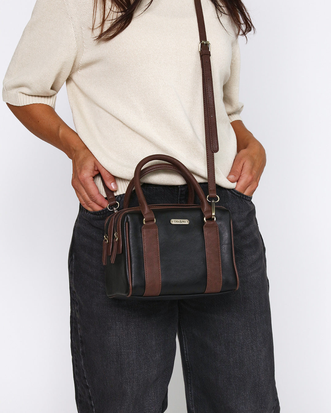 Della Boxy Bowler - Black