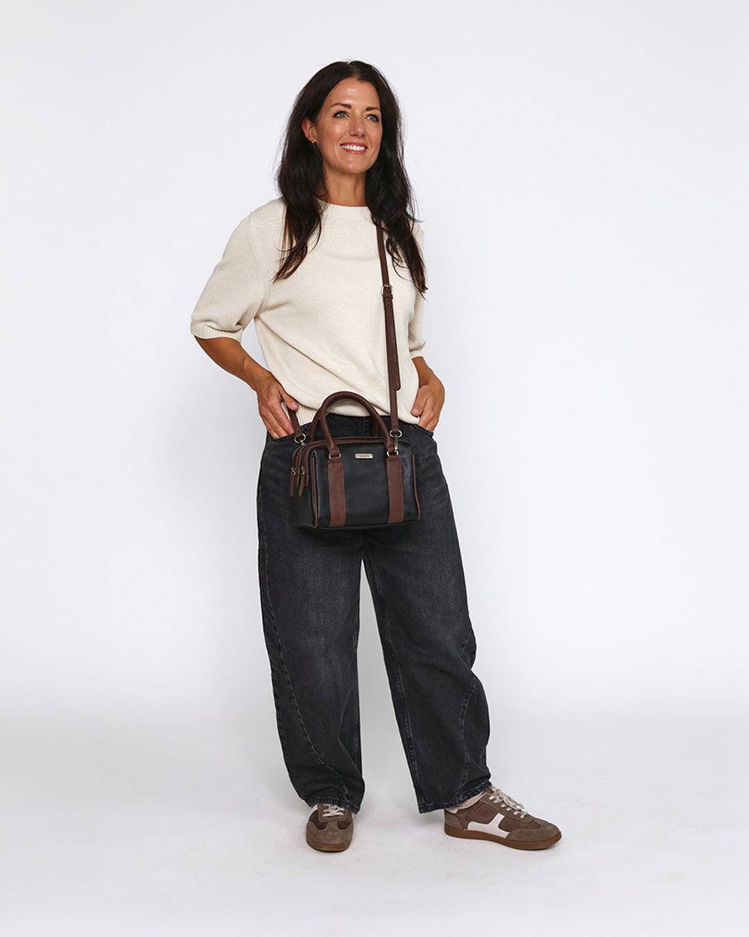 Della Boxy Bowler - Black