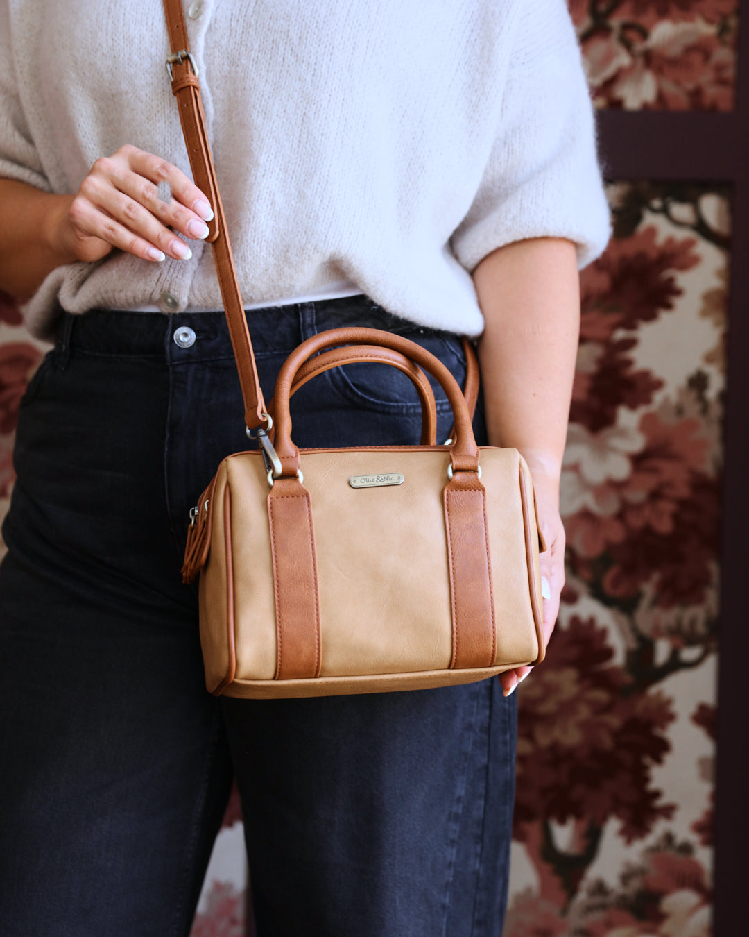 Della Boxy Bowler - Caramel
