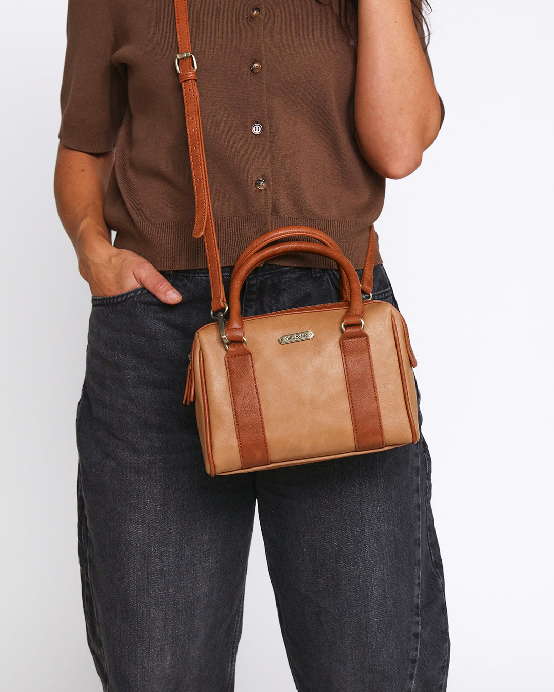 Della Boxy Bowler - Caramel