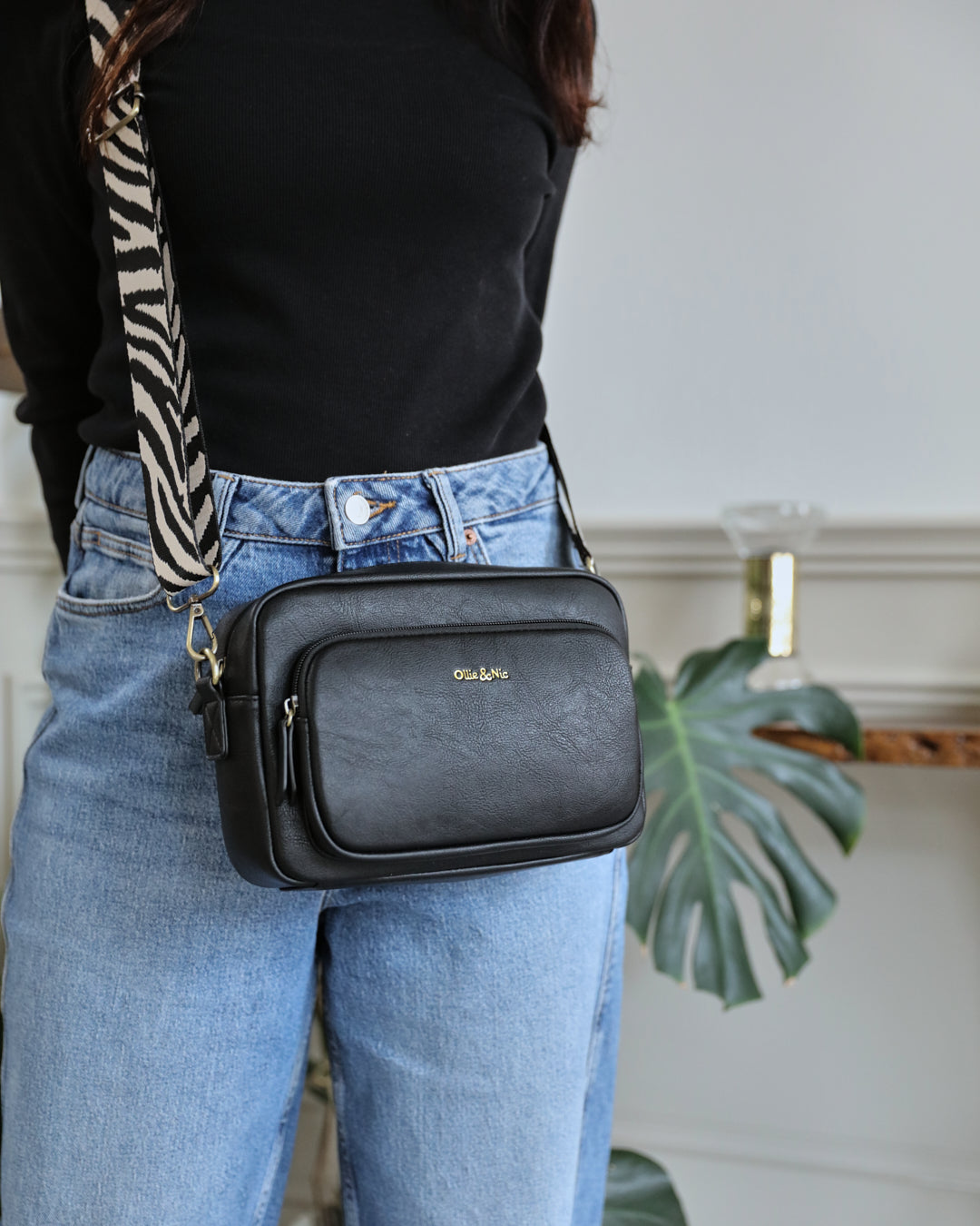Doyle Crossbody - Black