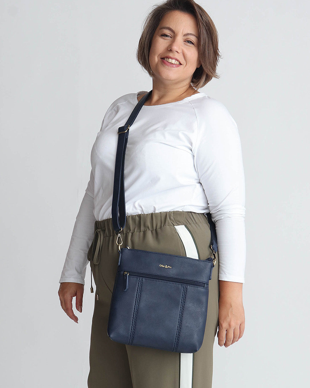 Eddie Crossbody - Navy