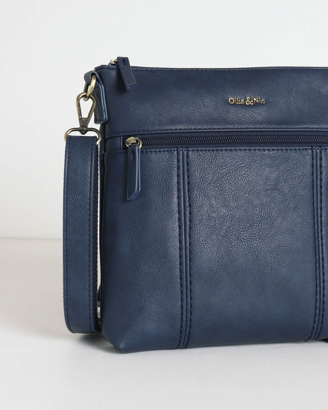 Eddie Crossbody - Navy