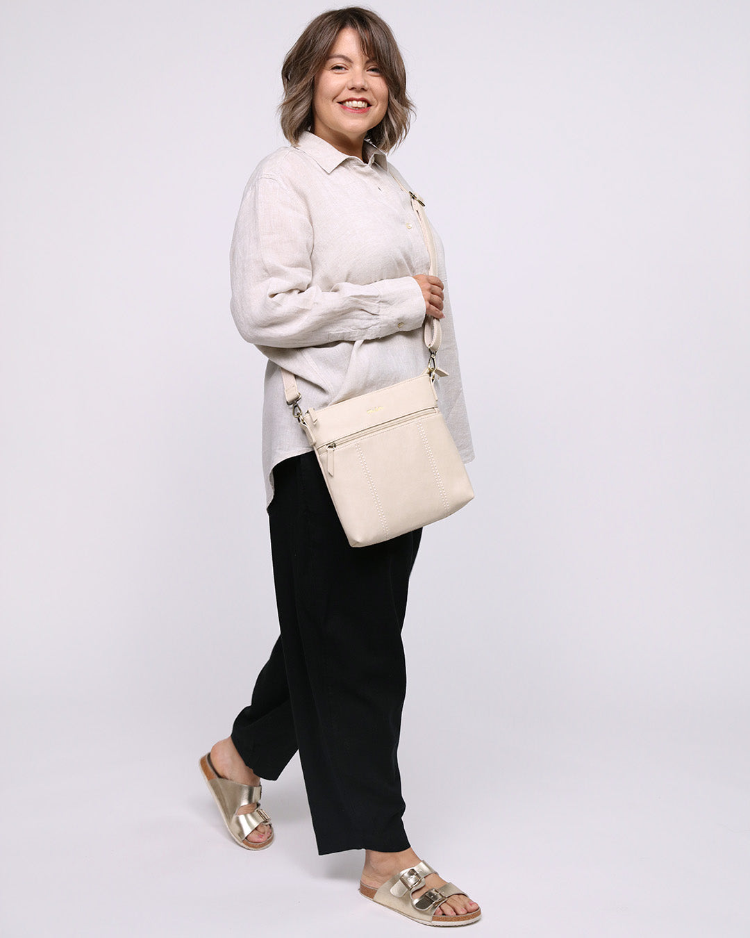 Eddie Crossbody - Pebble