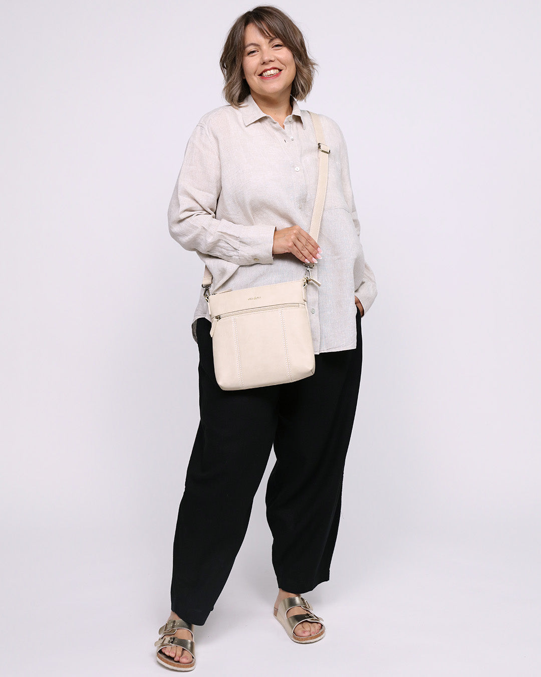 Eddie Crossbody - Pebble