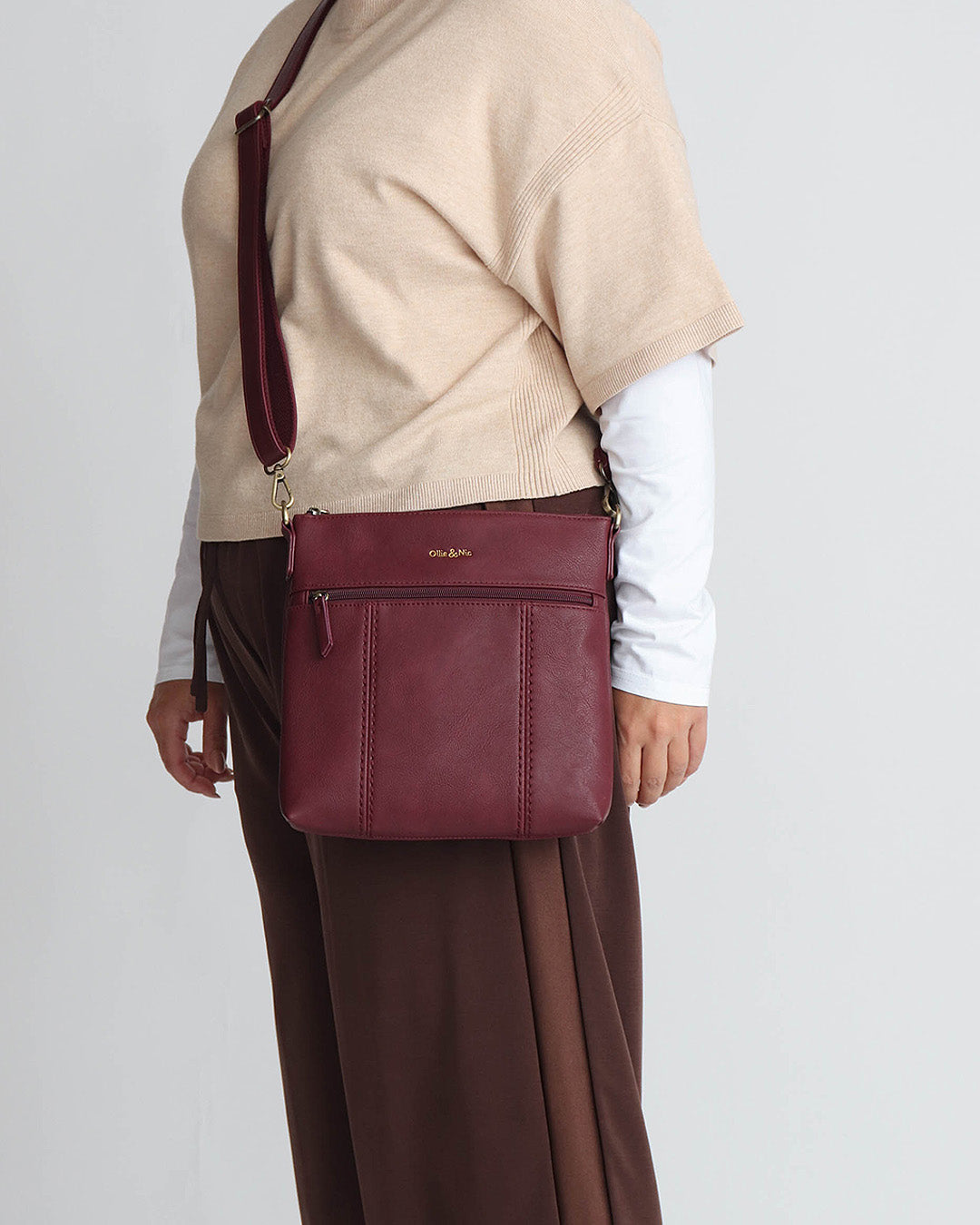 Eddie Crossbody - Plum