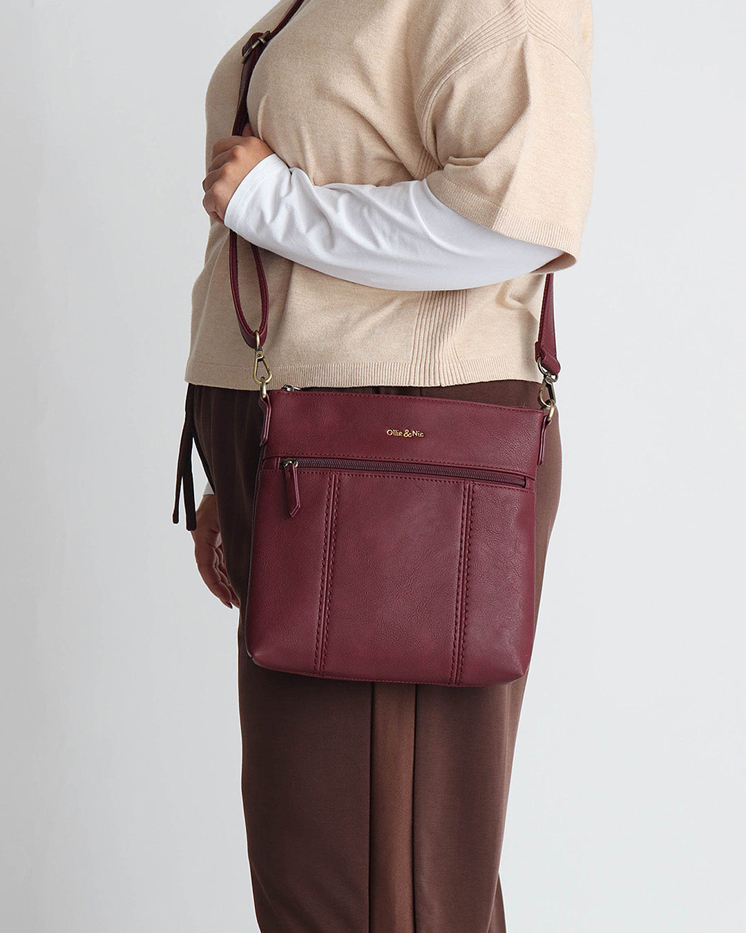 Eddie Crossbody - Plum
