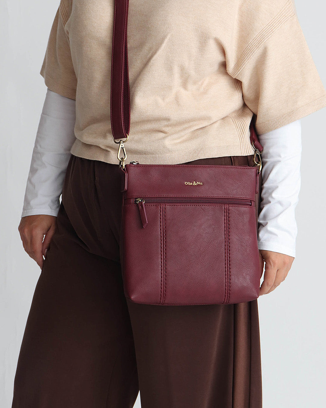 Eddie Crossbody - Plum