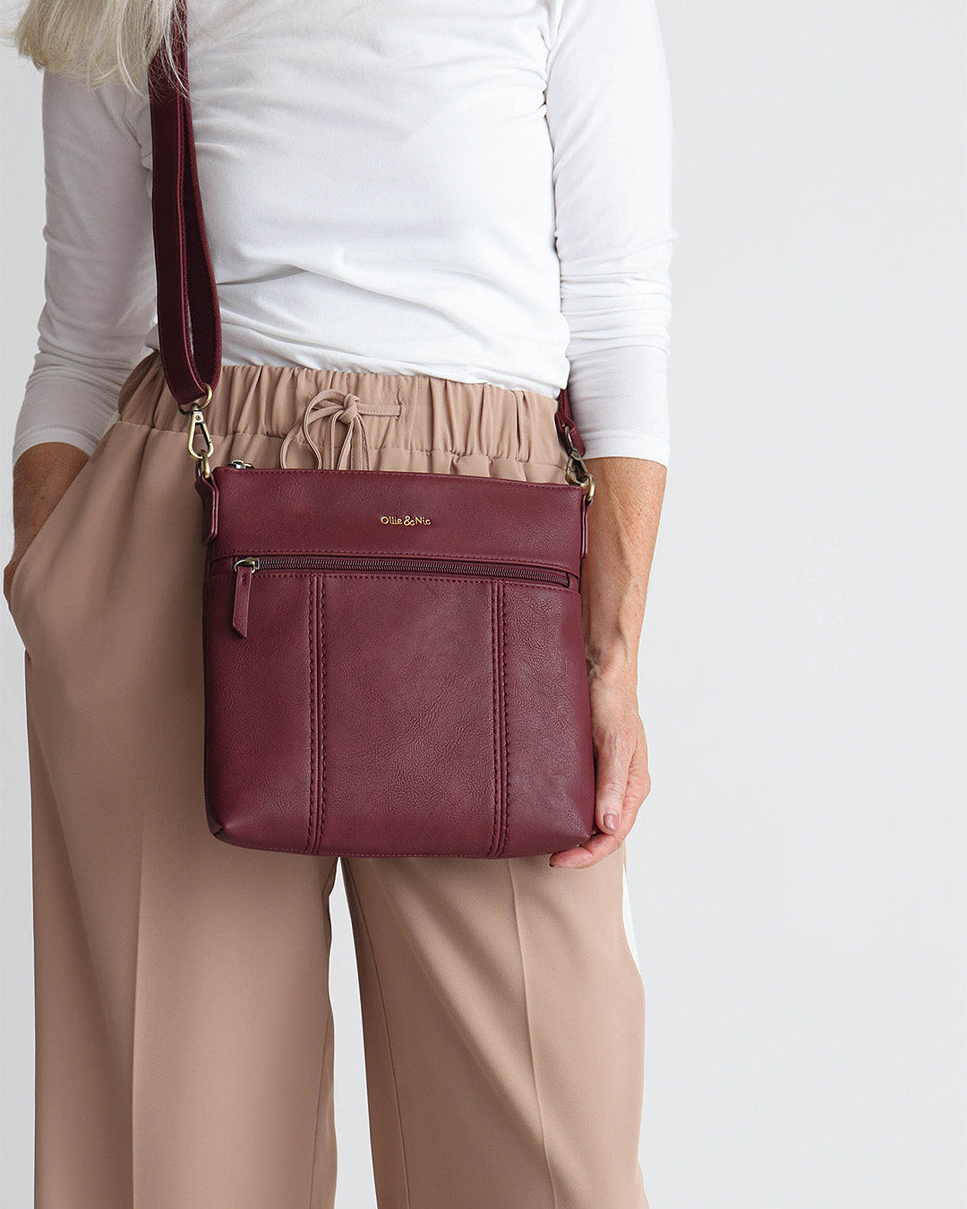 Eddie Crossbody - Plum