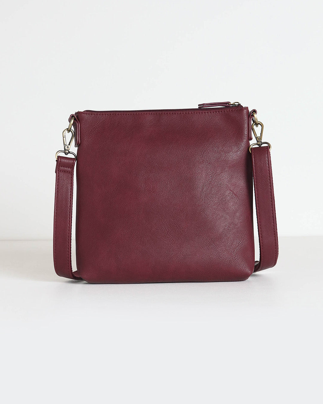 Eddie Crossbody - Plum