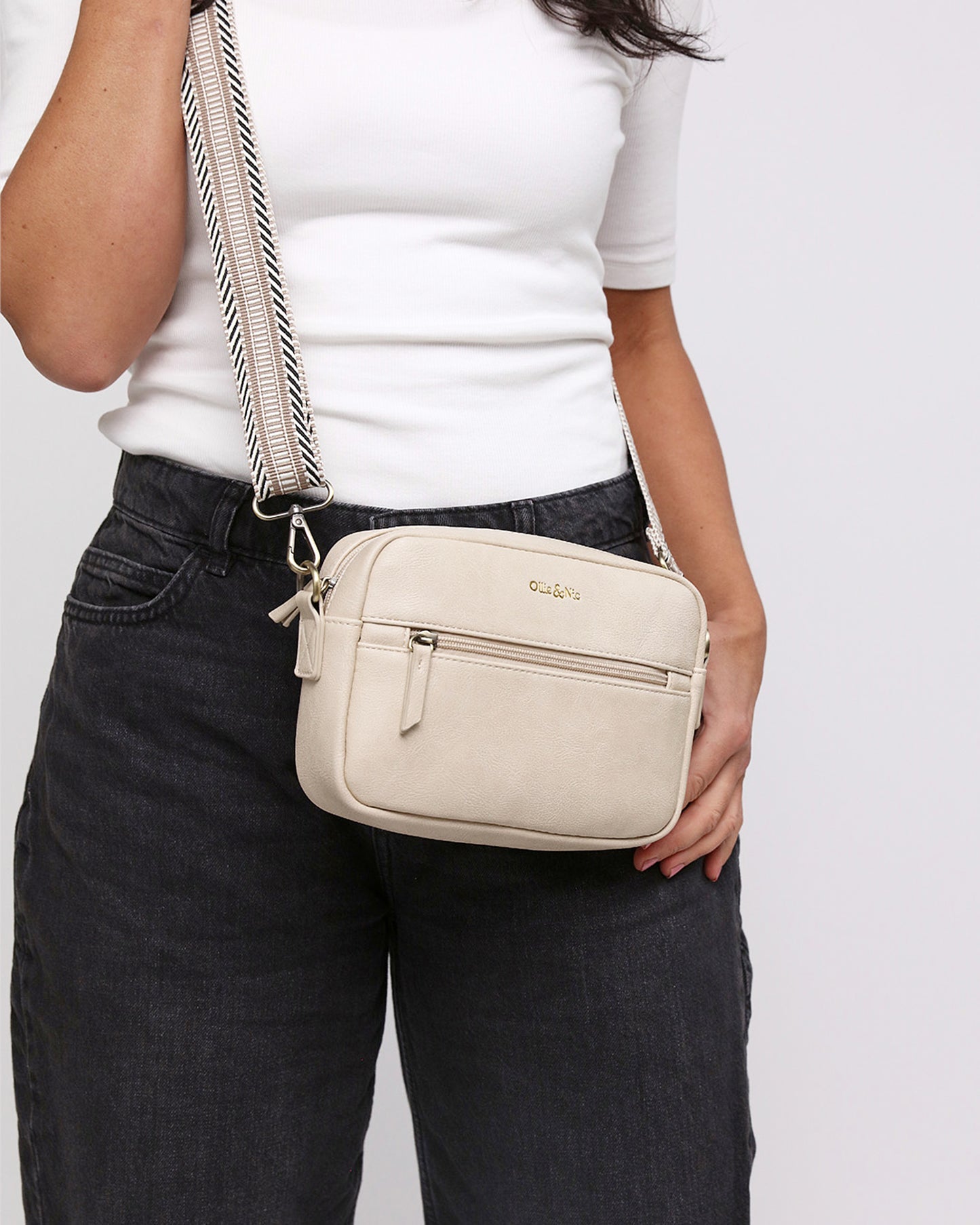 Gigi Crossbody - Pebble