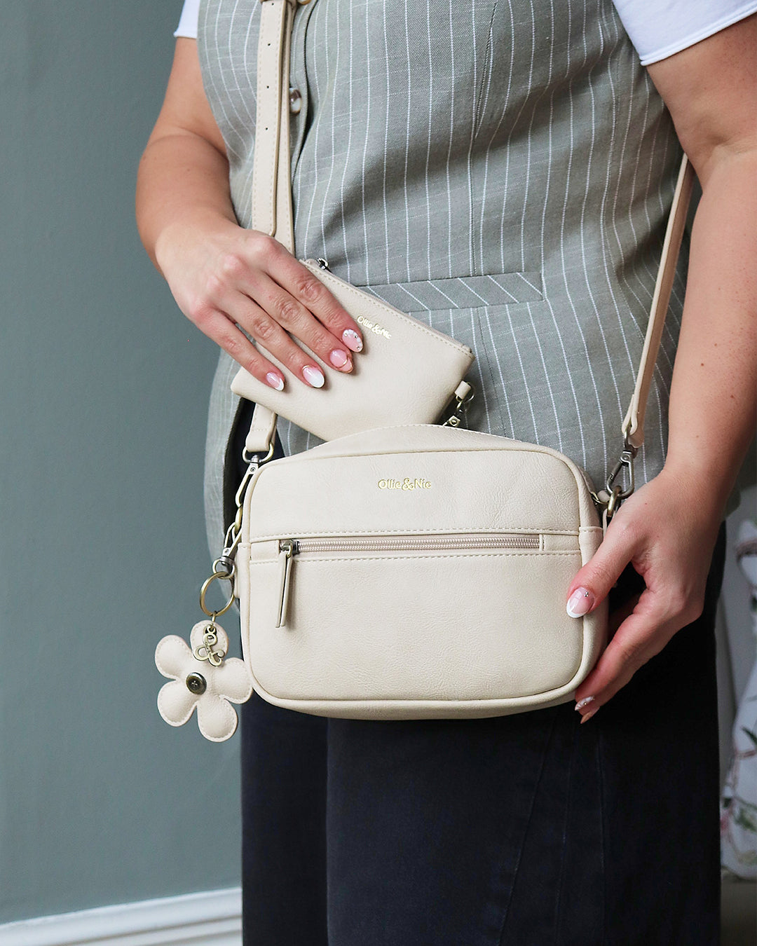Gigi Crossbody - Pebble