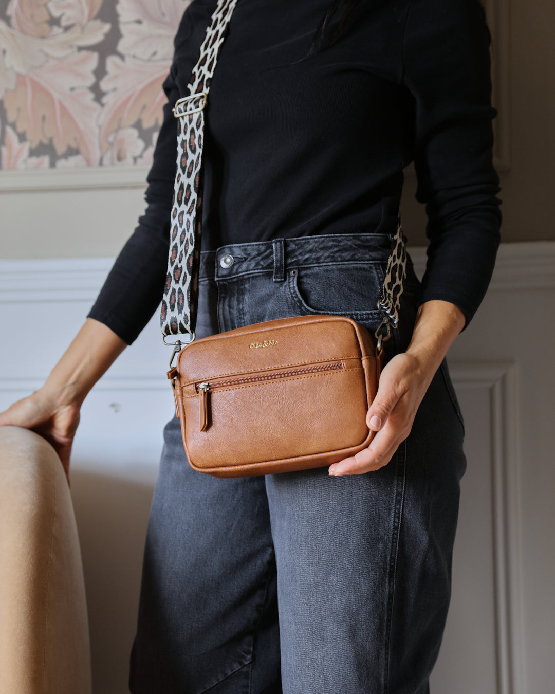 Gigi Crossbody - Tan