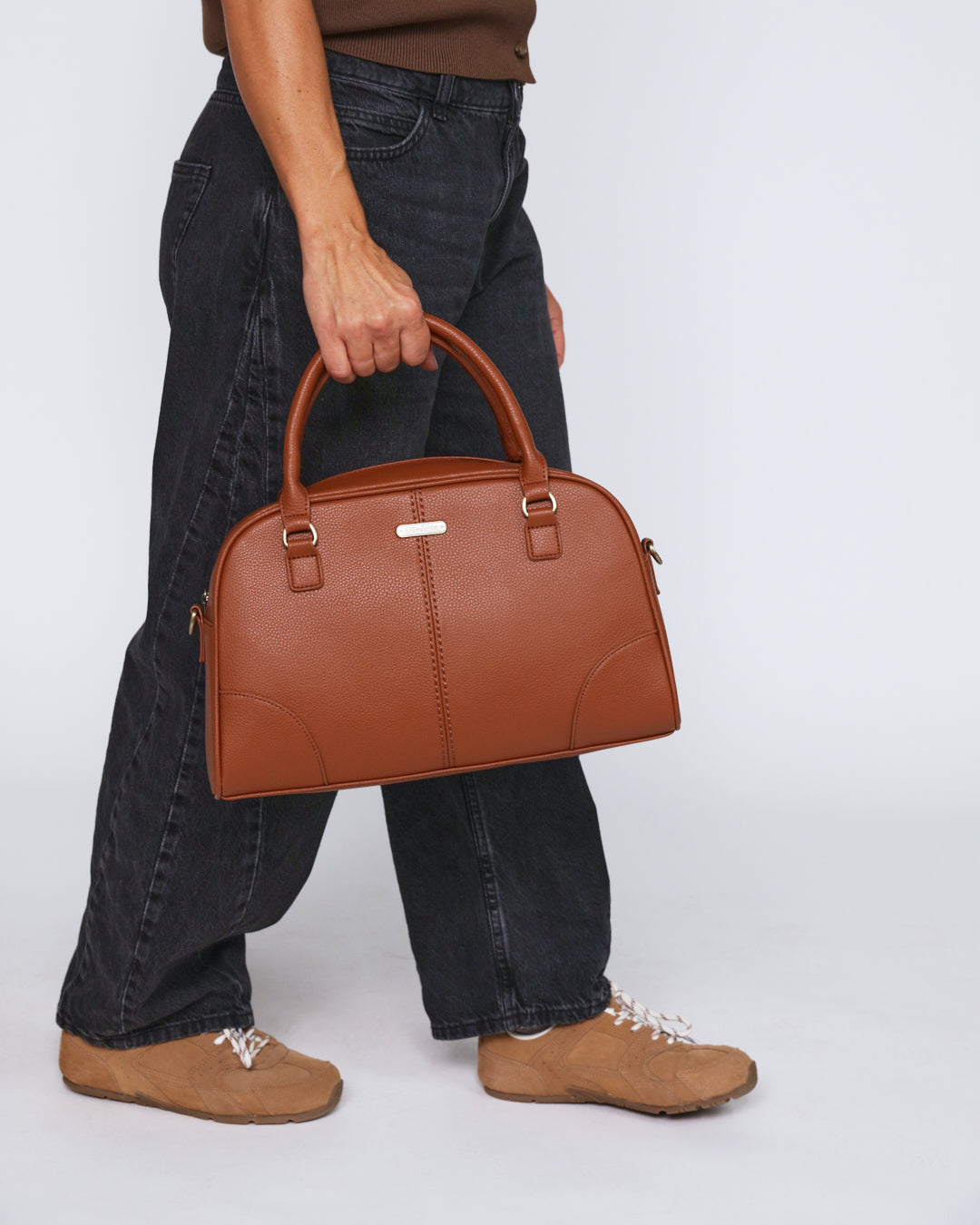 Jenna Bowling Bag - Tan
