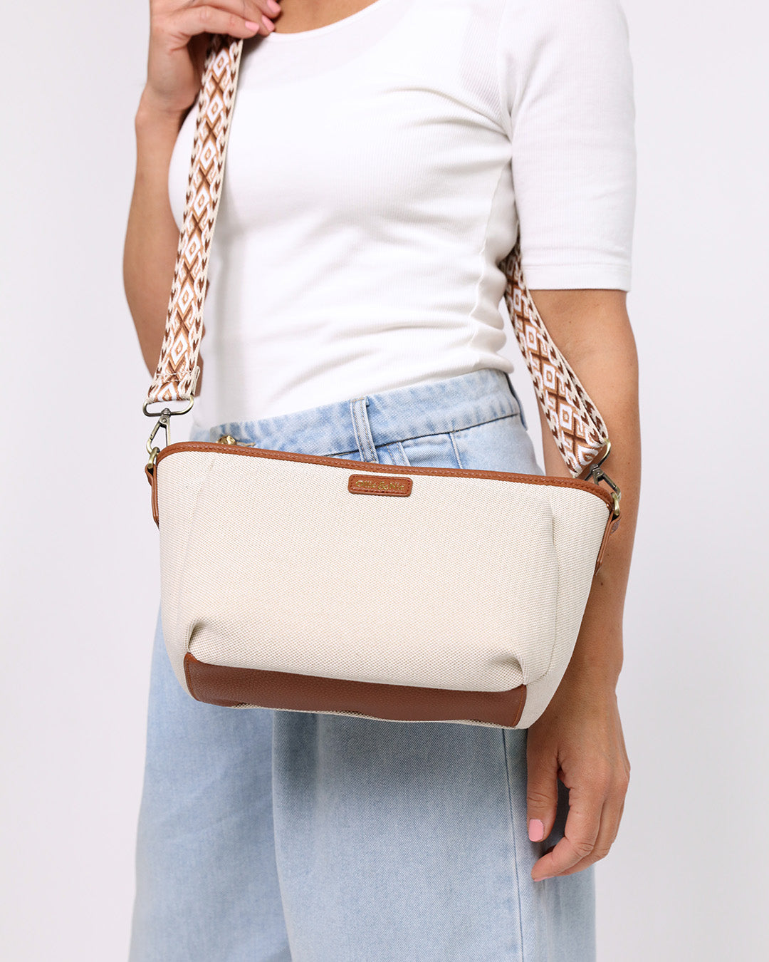 Joanne Boat Bag - Tan