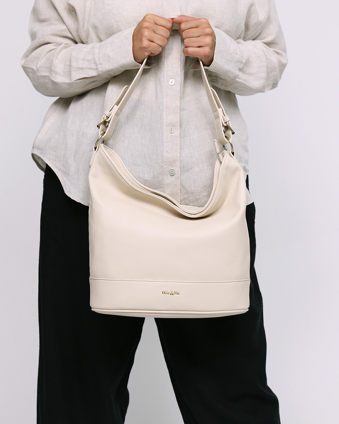 Lola Slouch Bag - Pebble