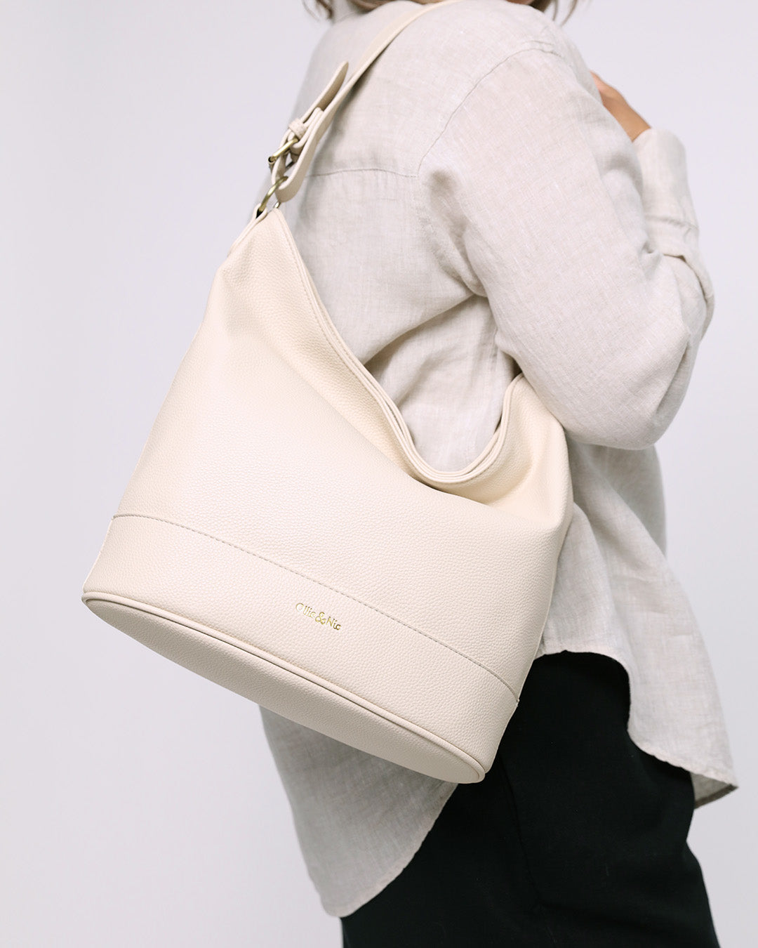 Lola Slouch Bag - Pebble