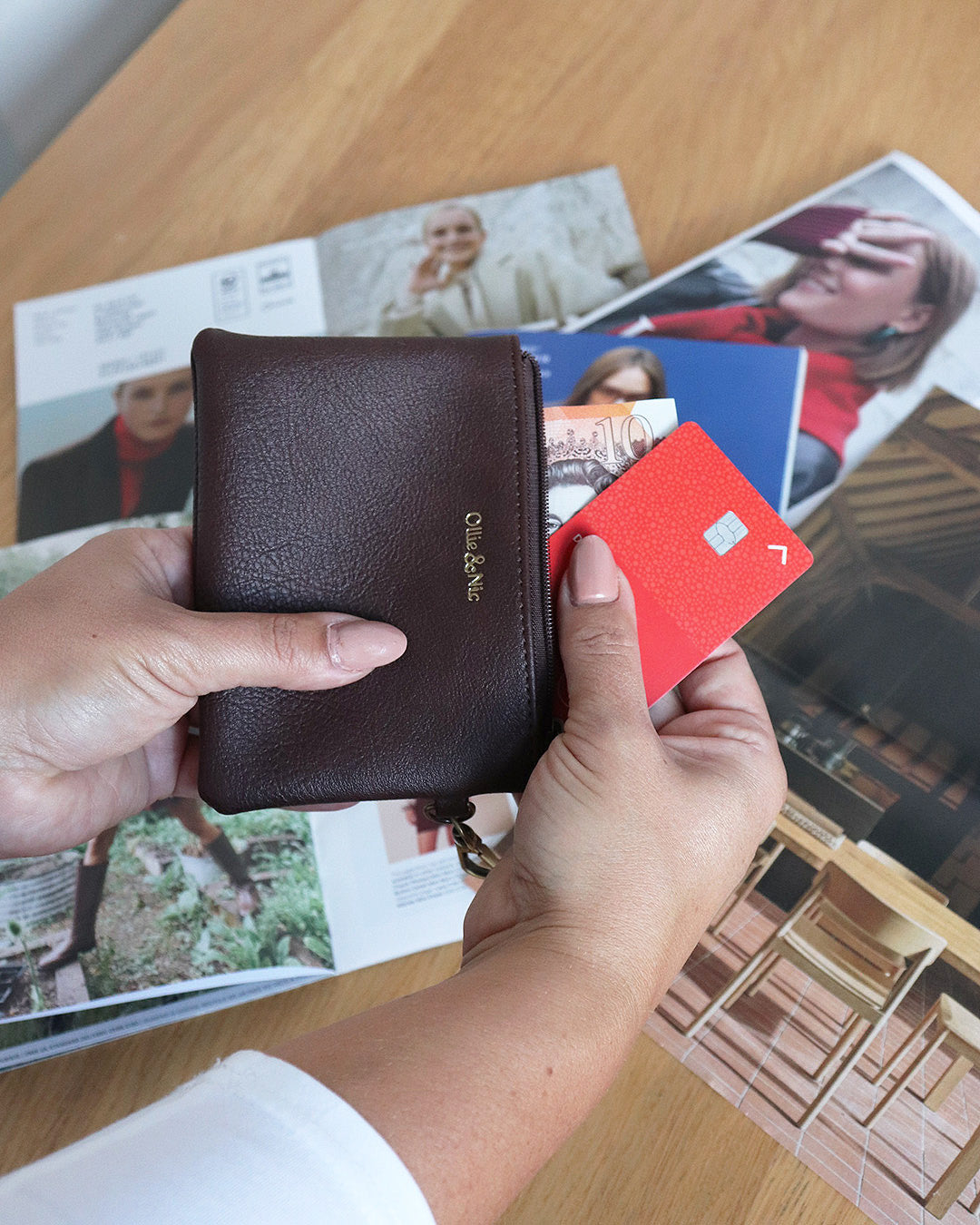 Minnie Zip Coin Purse - Chocolate