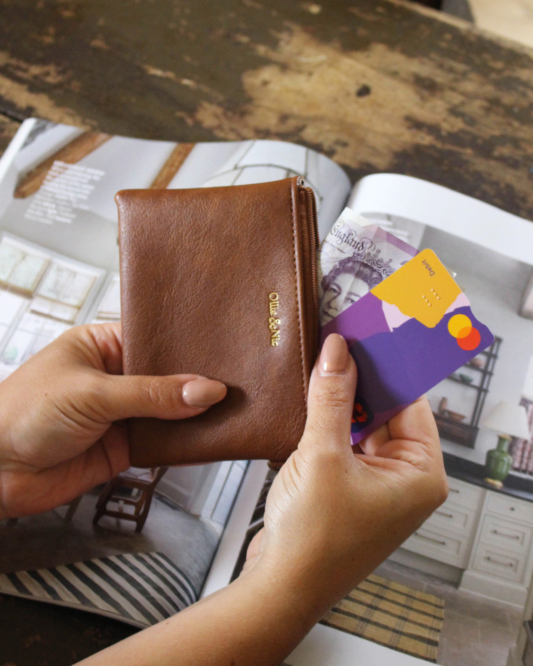 Minnie Zip Coin Purse - Tan