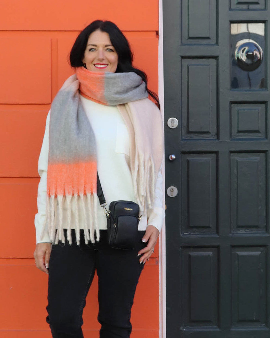 Phoebe Phone Bag - Black