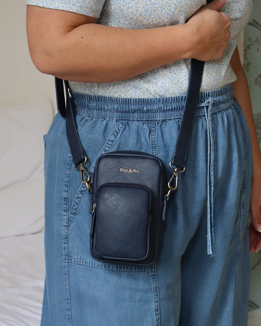 Phoebe Phone Bag - Navy