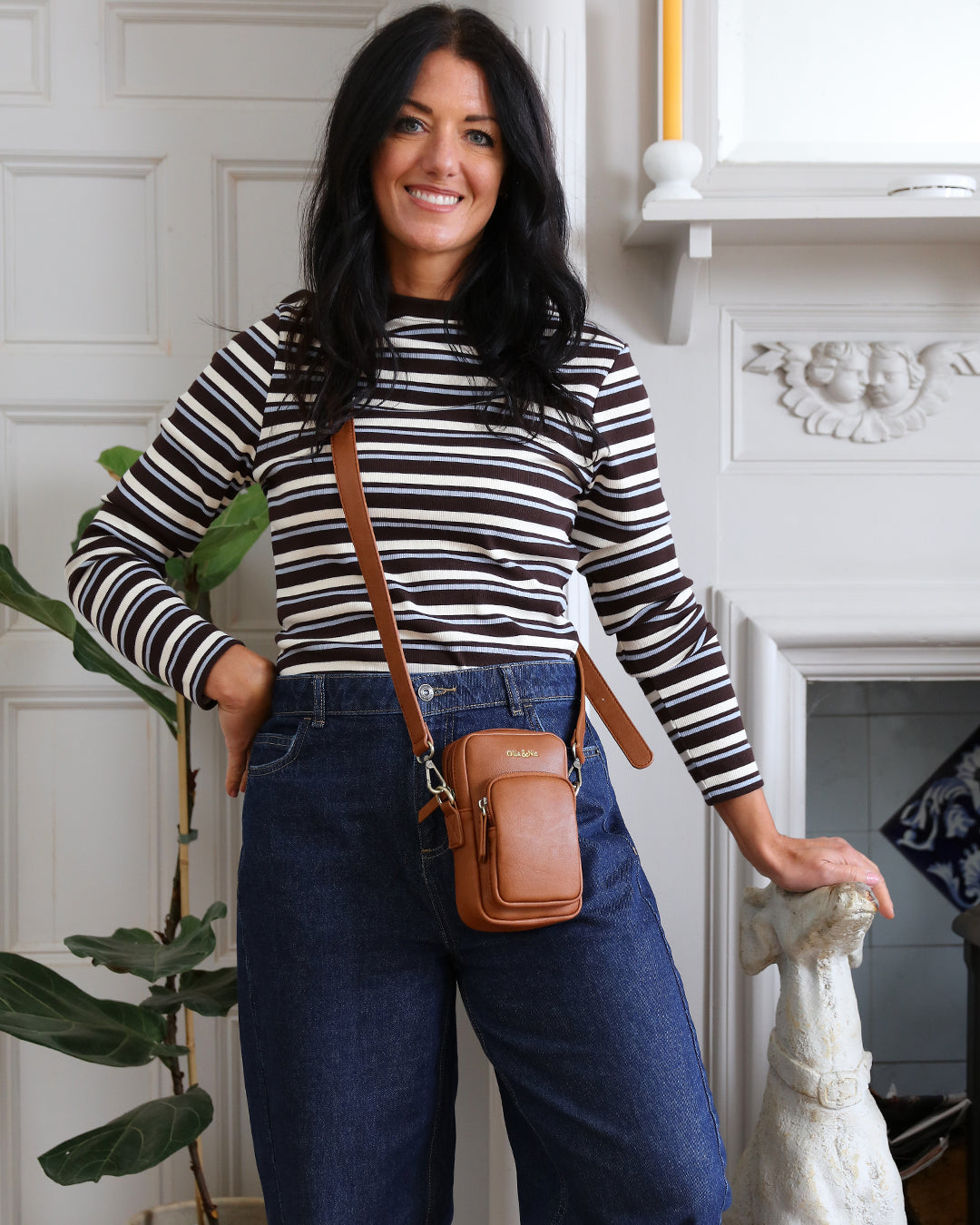 Phoebe Phone Bag - Tan