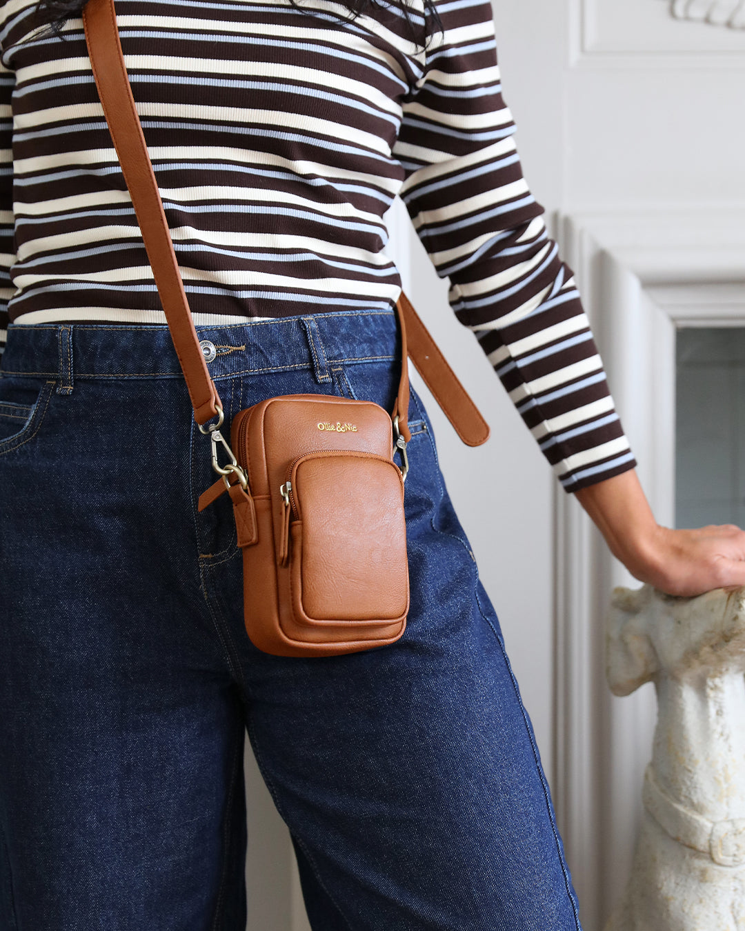 Phoebe Phone Bag - Tan