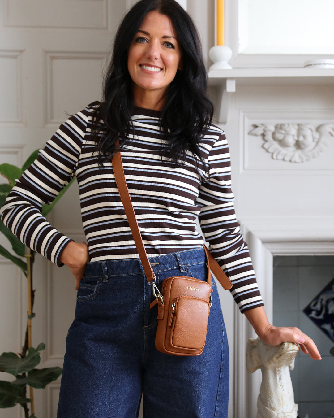 Phoebe Phone Bag - Tan