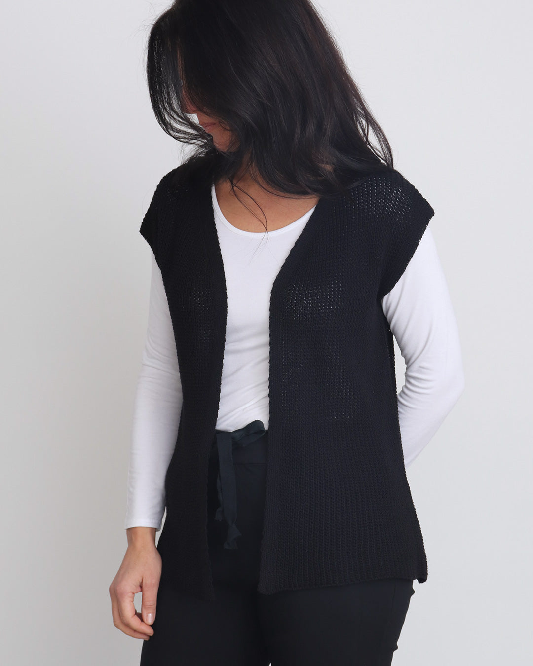 Winnie Knitted Waistcoat Black Ollie Nic