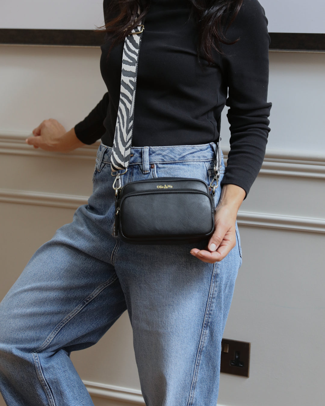 Zoe Crossbody - Black