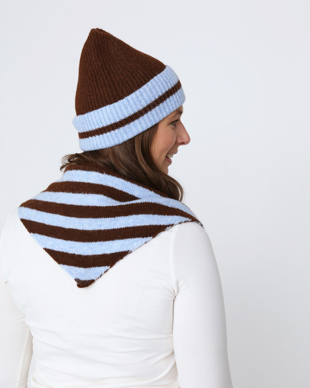 Bess Beanie - Brown/Blue